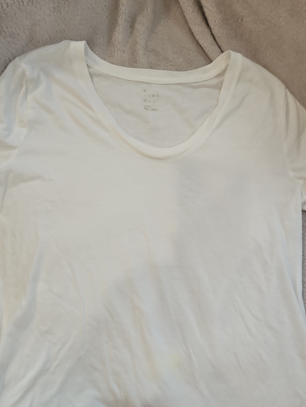 a new day White Scoop Neck Short Sleeve Tee